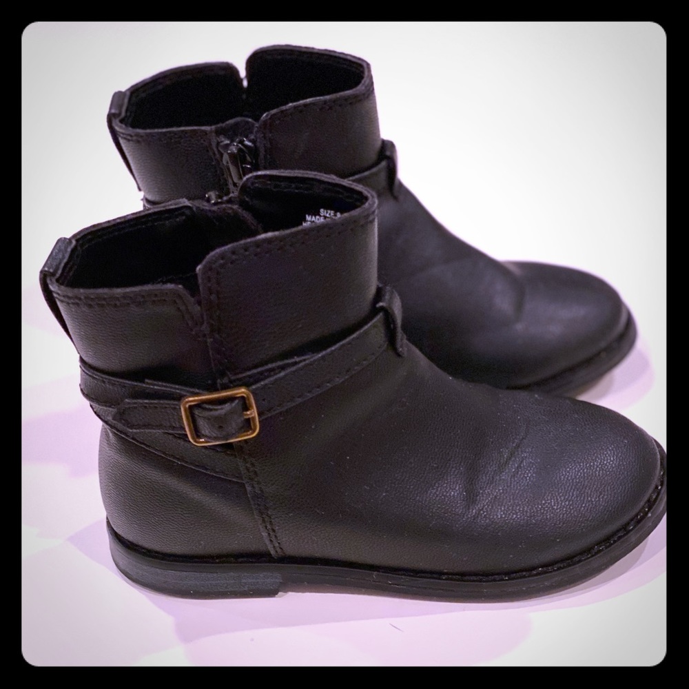 VGUC GAP SZ 9 BLACK BOOTIES